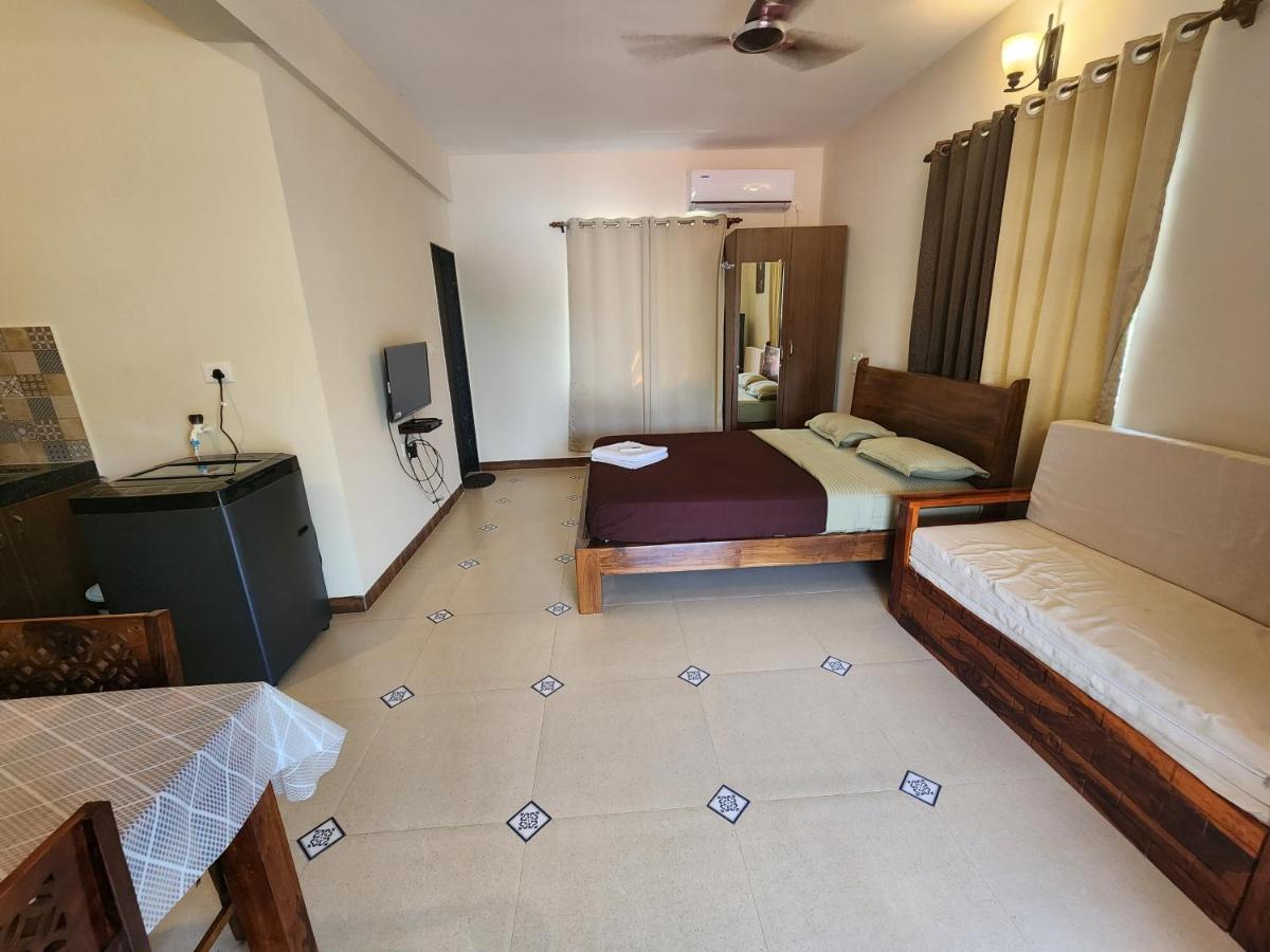Coastal Suites Apart-Hotel Колва Екстер'єр фото