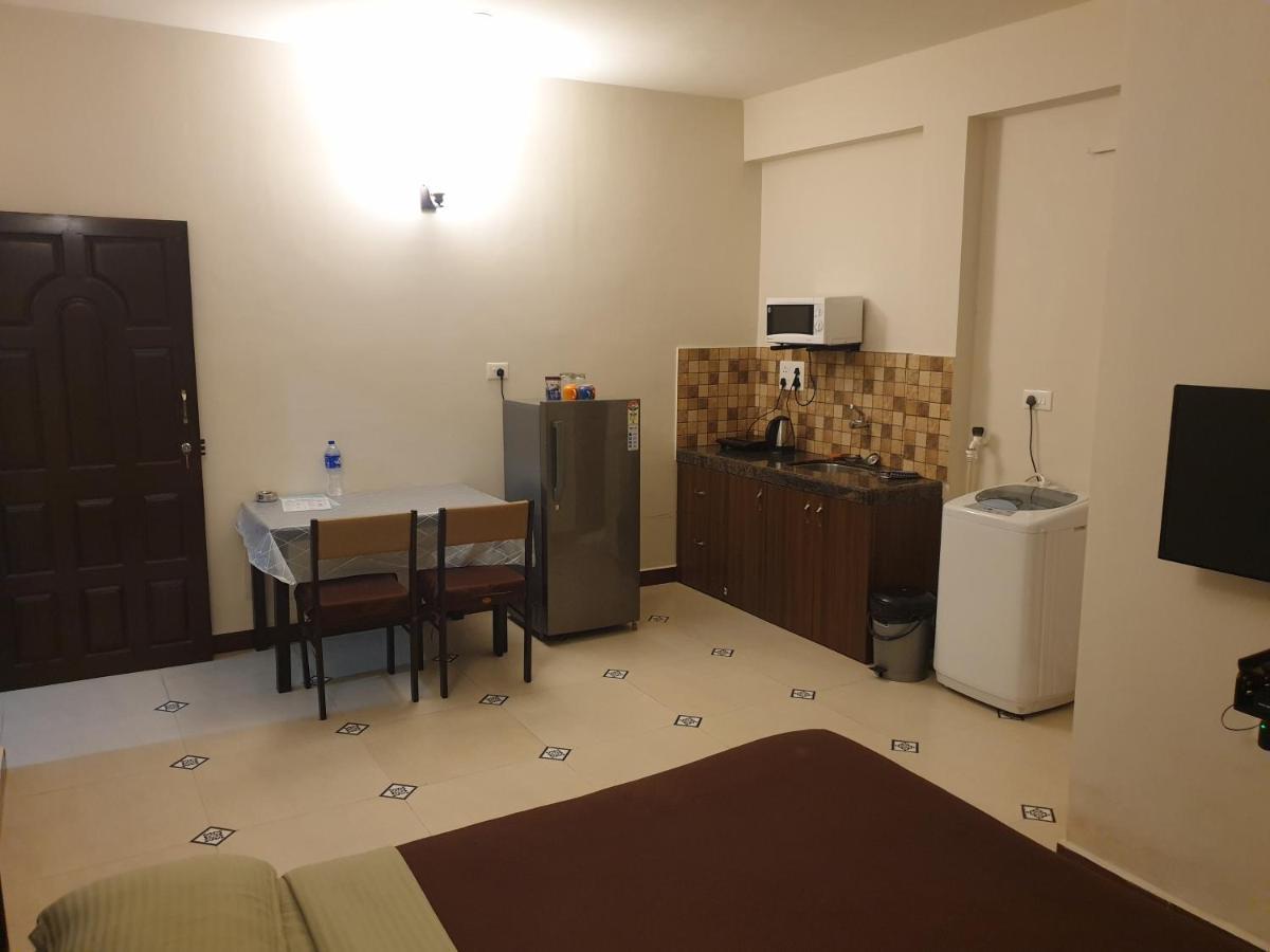Coastal Suites Apart-Hotel Колва Екстер'єр фото